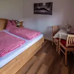 Gaestehaus Bergwald 3*
