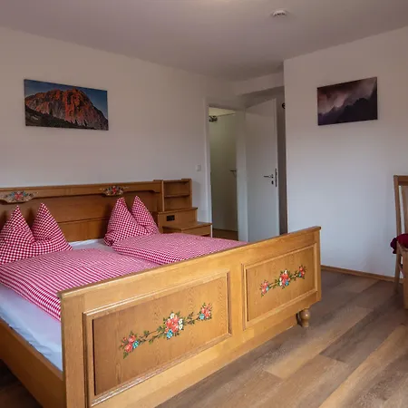 Gaestehaus Bergwald Πανσιόν 3*