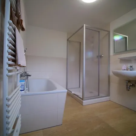 Gaestehaus Bergwald ゲストハウス 3*